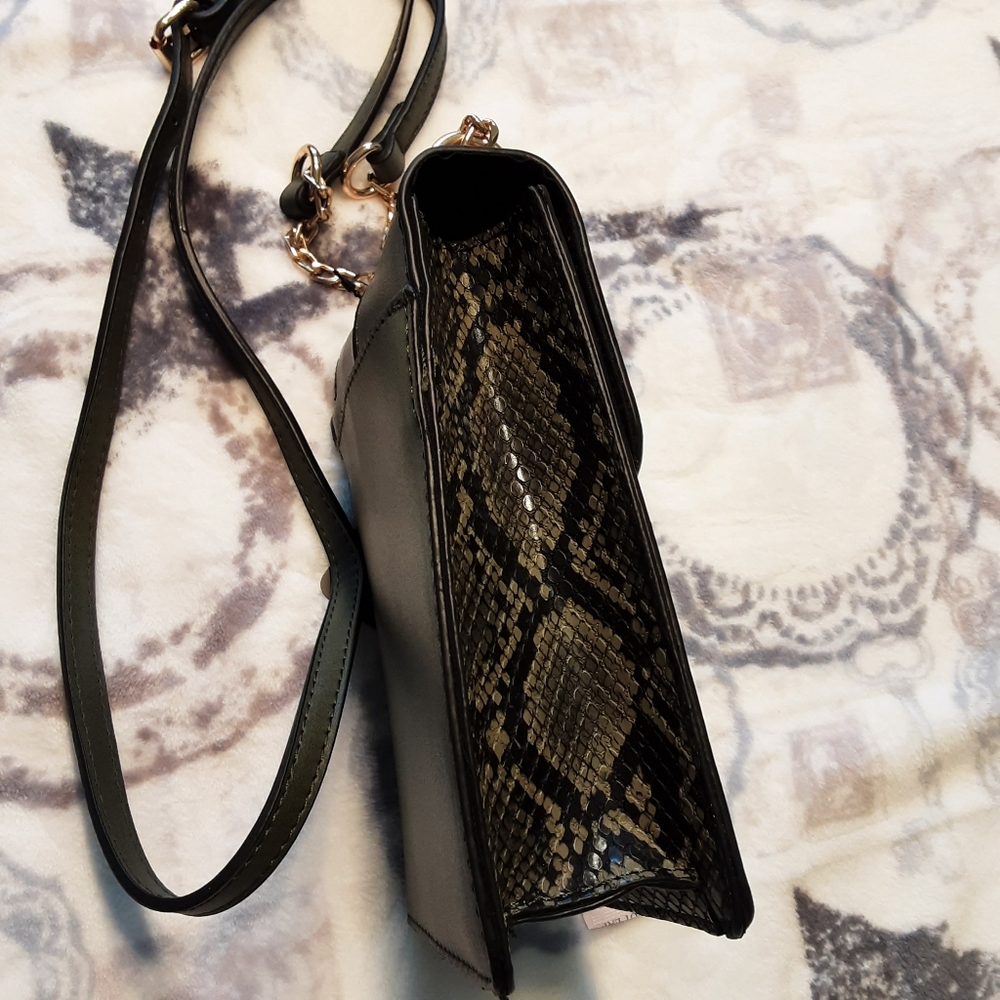 NWT. MKF crossbody bag - Picture 2 of 10